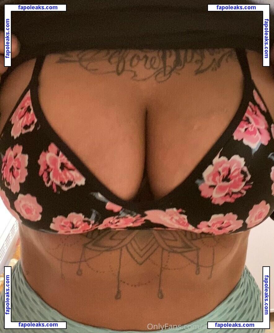 Alyssadoesntboost nude photo #0001 from OnlyFans